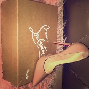Christian Louboutin (So Kate size 37)